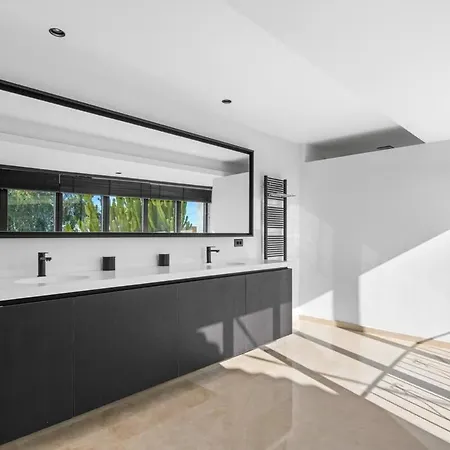 Huswell - Relax In Luxury At Stunning Seaside Calpe